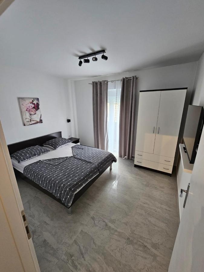 Apartments Miriam Srima Vodice Exterior foto
