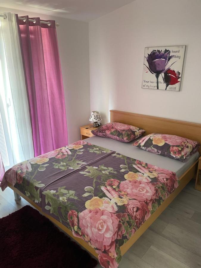 Apartments Miriam Srima Vodice Exterior foto