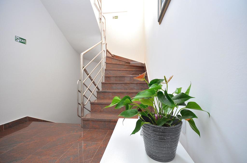 Apartments Miriam Srima Vodice Exterior foto